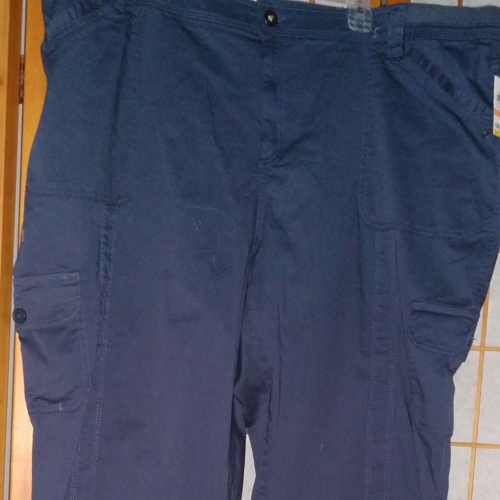 plus size 6 pocket Capri cargo pants